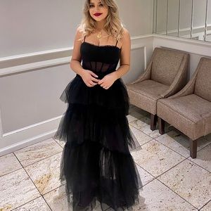 BLACK BCBG CORSET TULLE GOWN